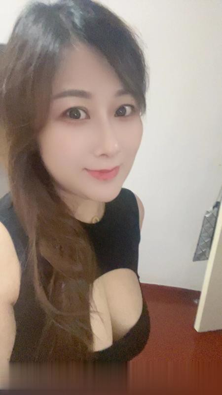 服务控大胸少妇