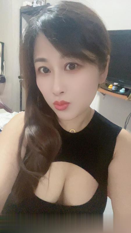 服务控大胸少妇