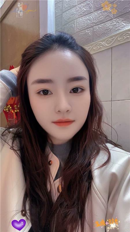 胸大屁股翘美少妇