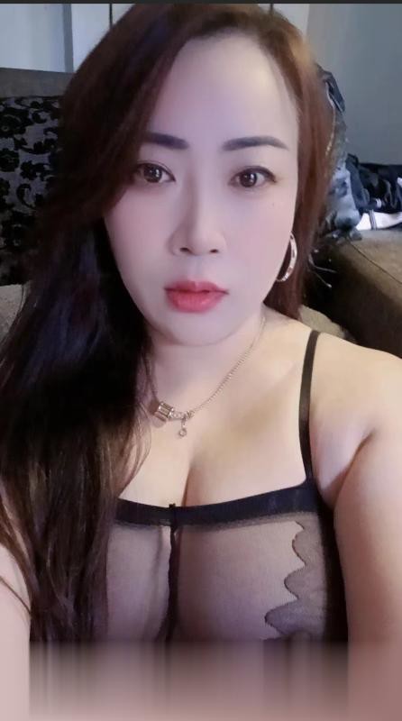 西青E奶大胸妹