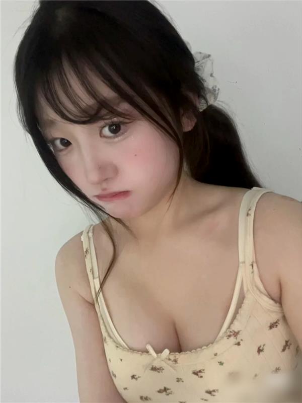 微胖大胸妹妹