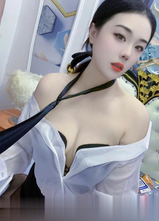 园区白嫩妹子