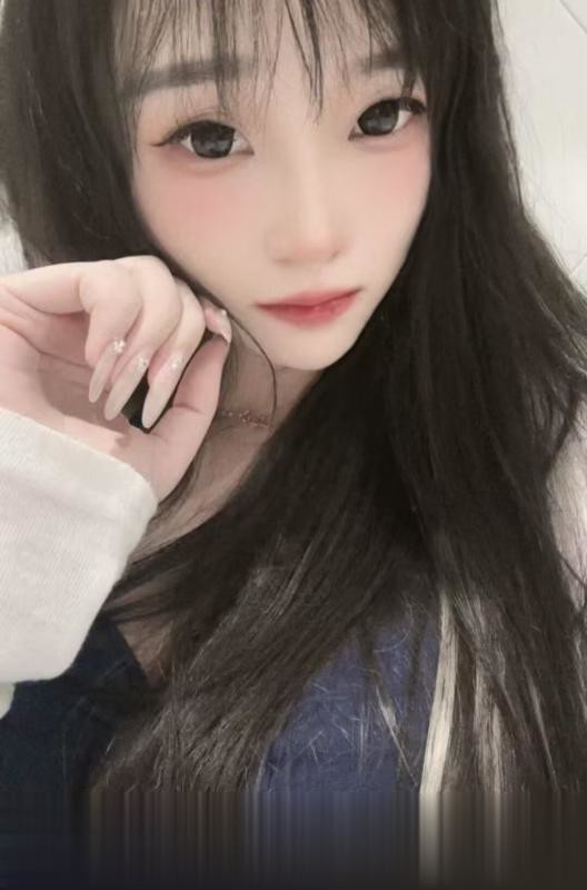 蜀山肤白瘦妹子