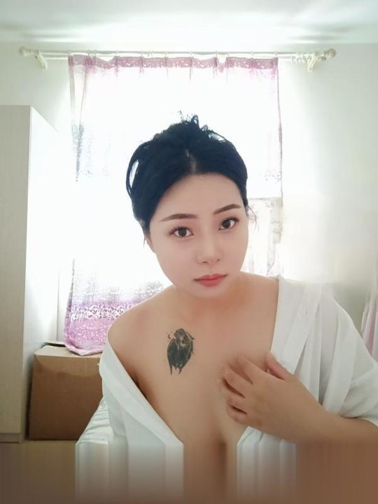 巨乳芊芊..