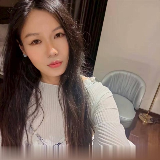 光谷步行街媚老师