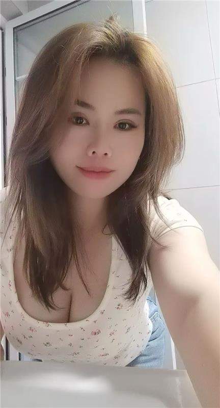 望京乳神小月