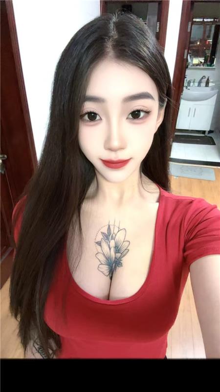 分享一个模特身材的年轻妹子，巨骚