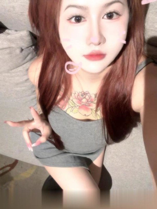 可69纹身小萝莉