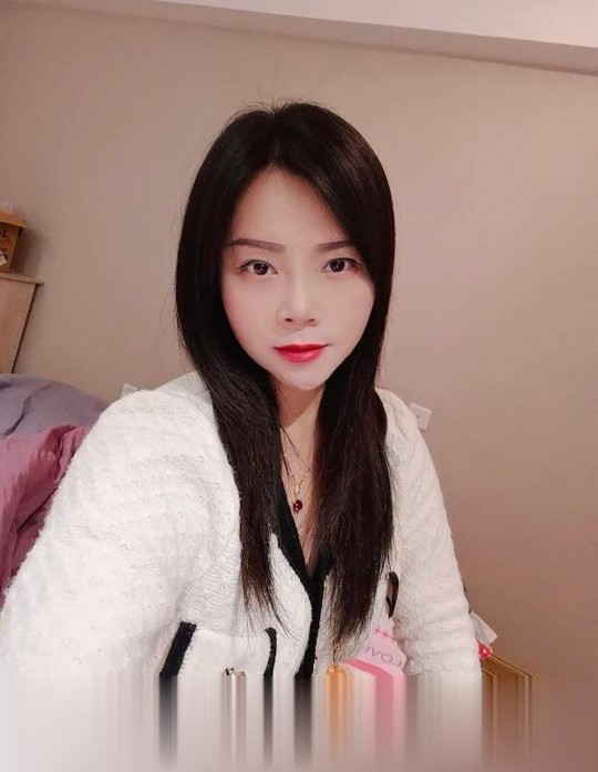 性价比很高的大胸妹子