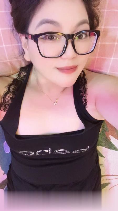 呼市蜜桃臀少妇