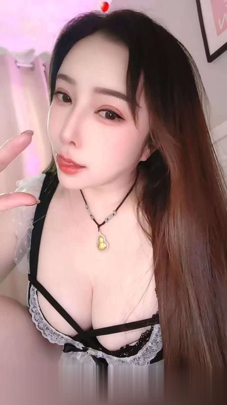 丰满的知性熟女