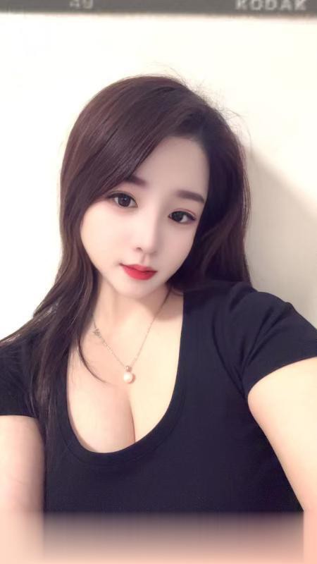 天河性感大波妹子