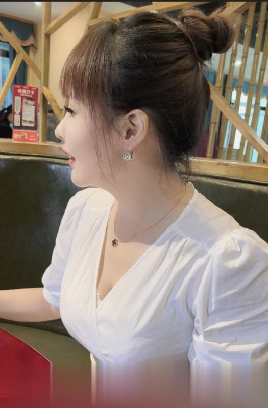 南门大胸骚御姐