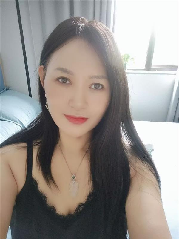 风情万种极品美熟女