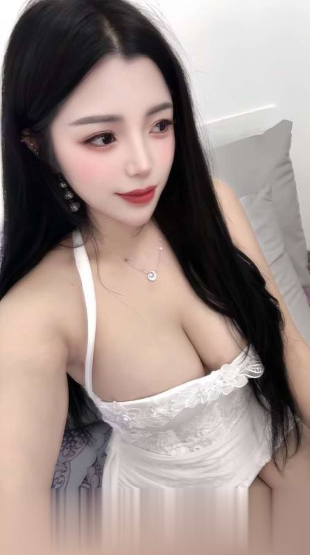 丰满美乳心怡