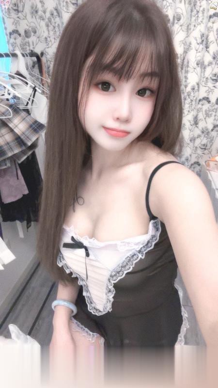 武进肤白貌美彤彤