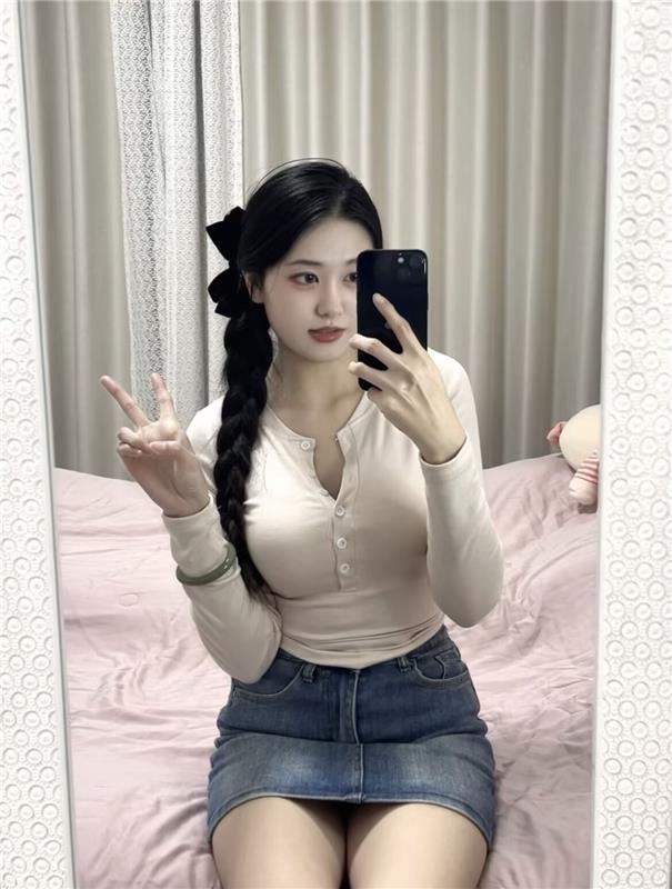 呼市安颜 年轻小姐姐