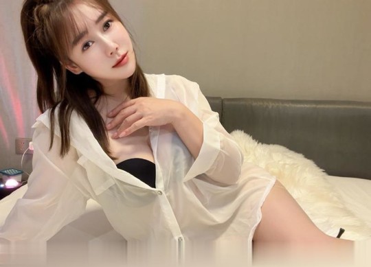 吴江性感美腿瑶瑶