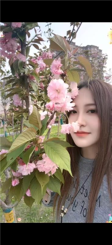 肉感，小骚货一个