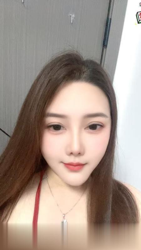 大胸服务小少妇