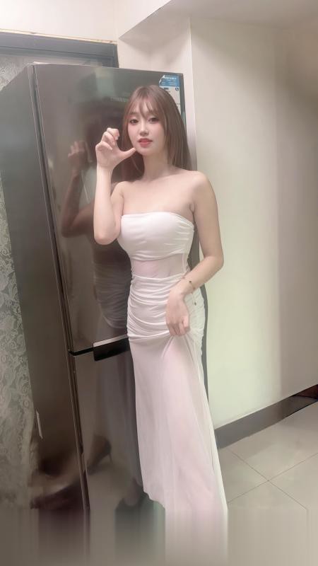 海珠性感风骚大波美媚