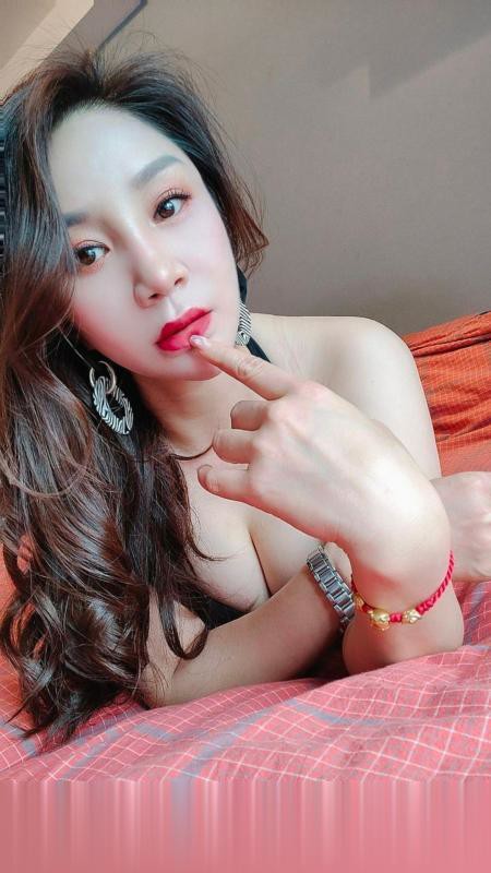 性感巨乳少妇红袖