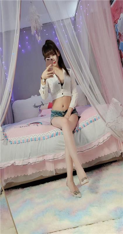 长春肤白貌美小洋洋