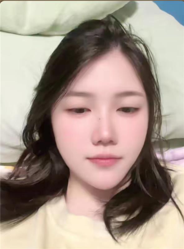 美女真真女朋友的感觉前凸后翘