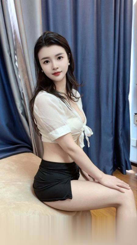 舌吻大长腿dulong艺馨
