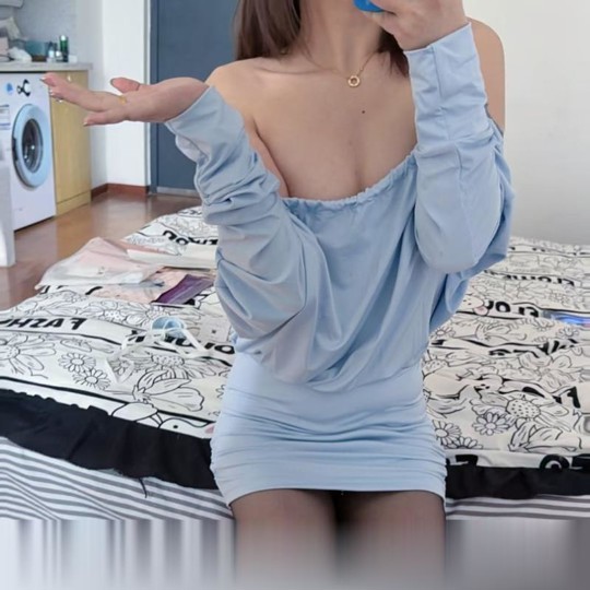 颜值嫩妹颜颜