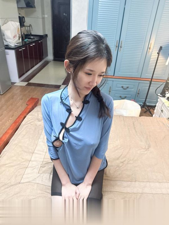 大胸妹李浅浅