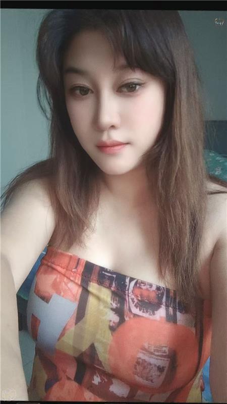 美乳风情少妇