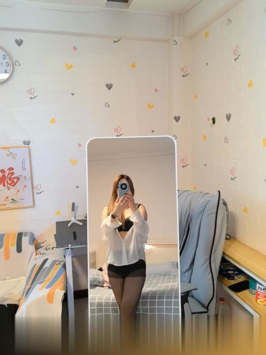 反差型小骚妇