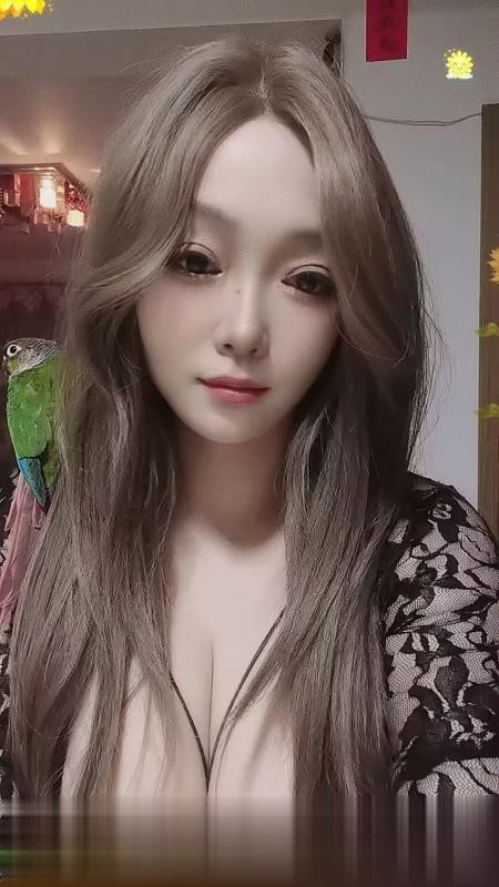 铁西大奶喷水少妇