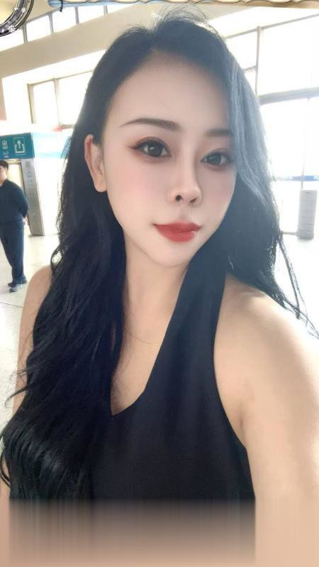 黑丝魅惑骚妇