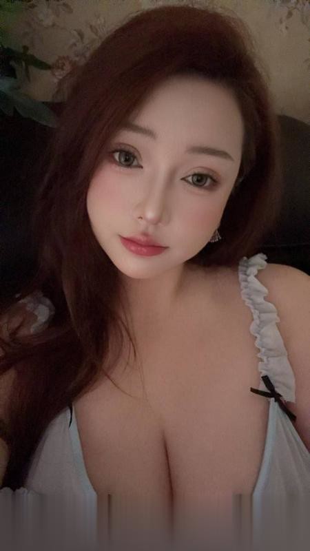 郑州服务系巨乳依依