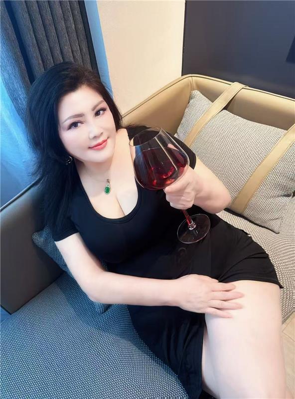 虹口潮喷少妇