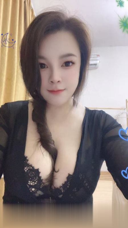 健身小骚妇前凸后翘