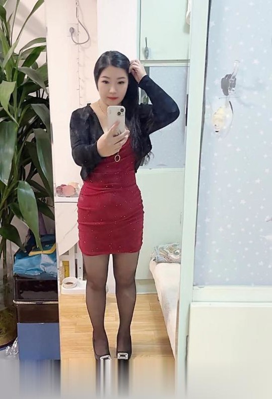 舌吻丰满大臀少妇