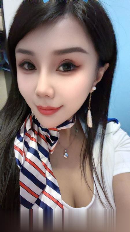 尹山湖大奶少妇伊伊