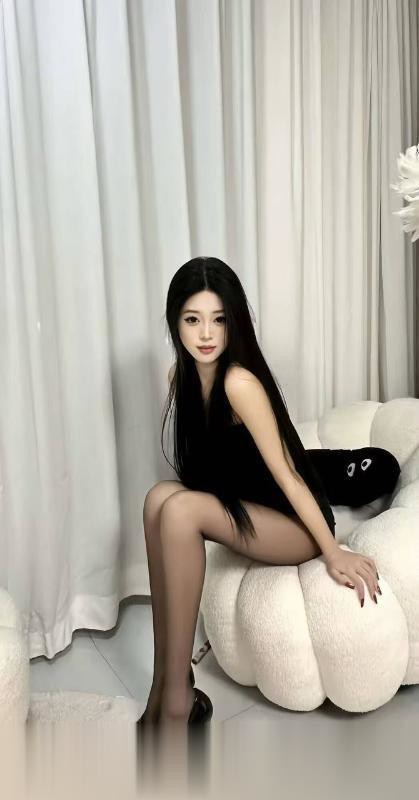 黑丝长腿骚少妇