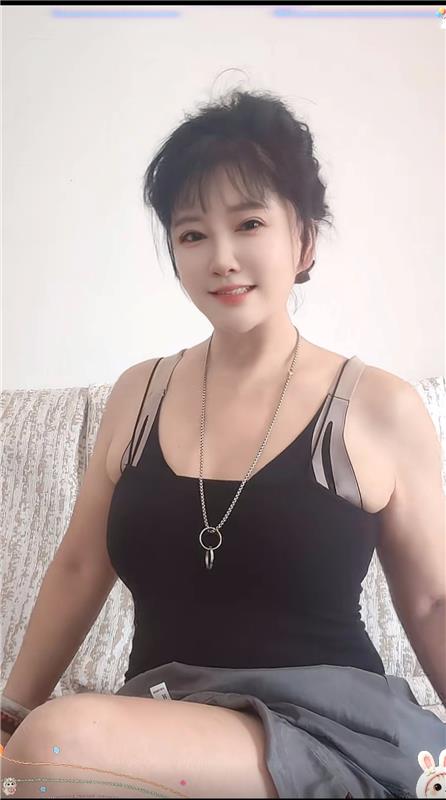 大胸兼职熟女