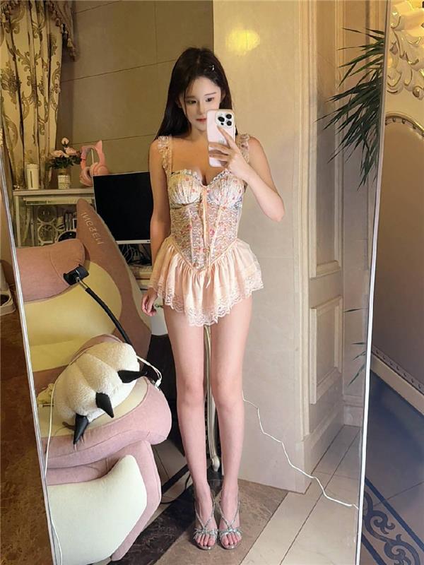 火辣性感筷子腿 