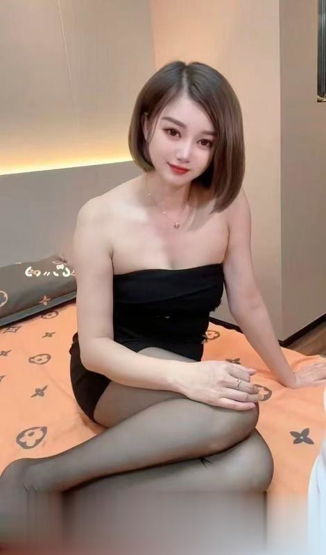 美胸大长腿御姐