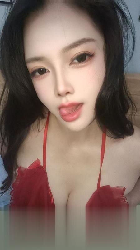 出击园区美乳御姐