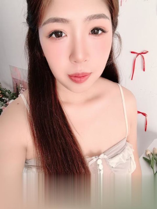 温温柔柔的美胸少妇