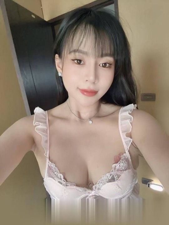 风骚大屁股嫩B会喷水