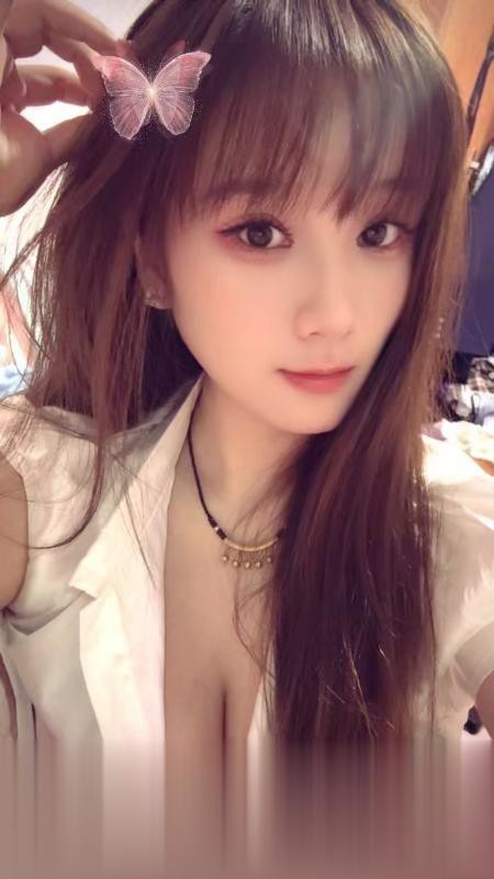 民治肤白小妖精