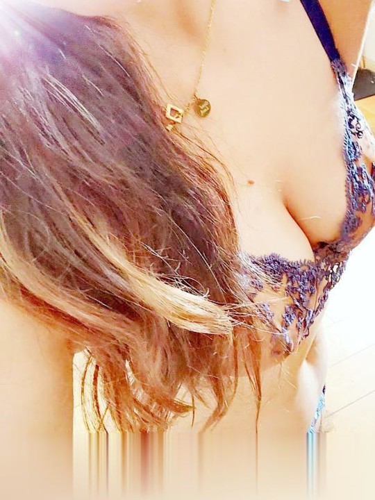 性感风骚三点粉少妇