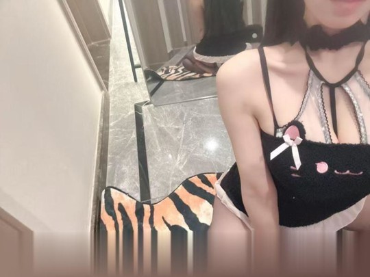 兼职妹妹超配合能舌吻